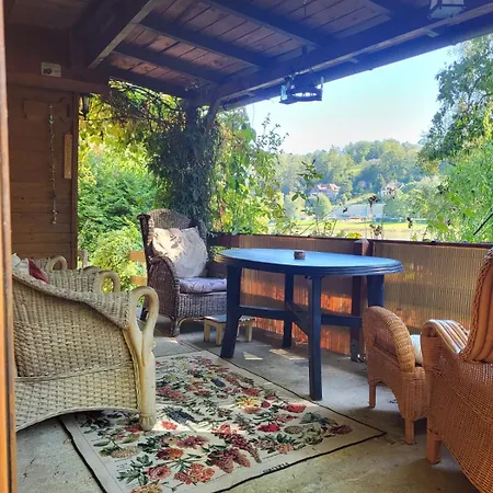 Apartment Romantische Gartenlaube Mit Blick Auf Elbe *